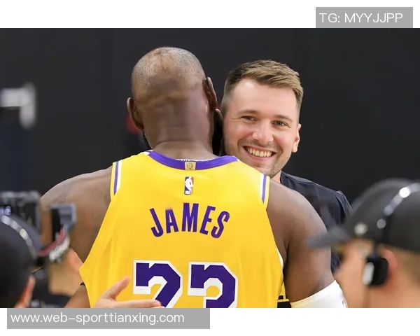 湖记:詹姆斯退役传闻东契奇与里夫斯尚未直接询问他 湖记:詹姆斯退役传闻东契奇与里夫斯尚未直接询问他