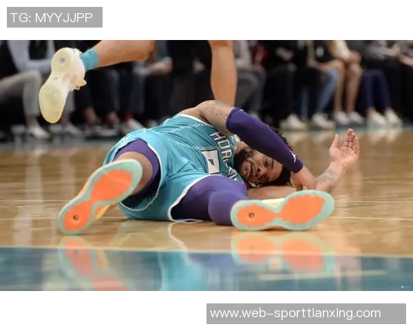 迈尔斯布里奇斯表现平平19投7中仅得22分8篮板三分球命中率低下 迈尔斯布里奇斯表现平平19投7中仅得22分8篮板三分球命中率低下